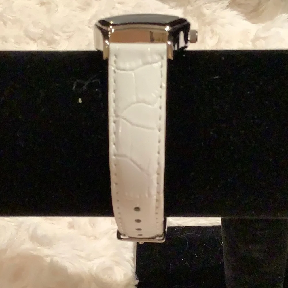 ⬇️⬇️⬇️ CLEARANCE ⬇️⬇️⬇️ Amitron Fashion Watch